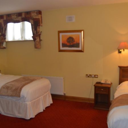 The Anglers Rest Hotel Headford 外观 照片