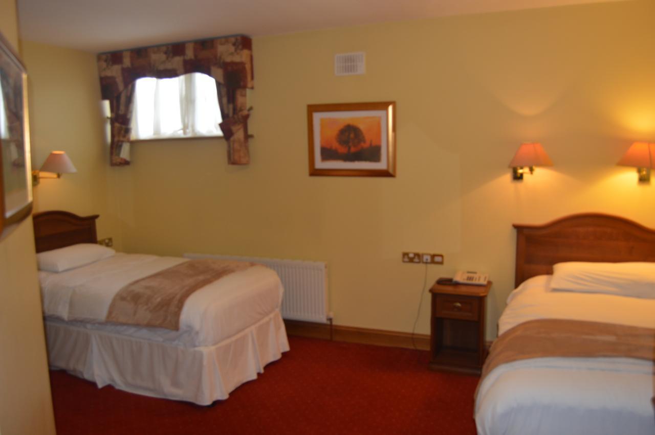 The Anglers Rest Hotel Headford 外观 照片