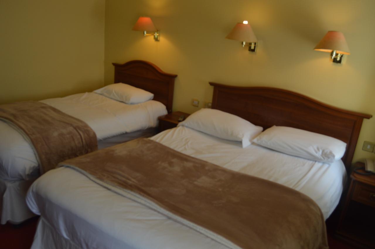 The Anglers Rest Hotel Headford 外观 照片