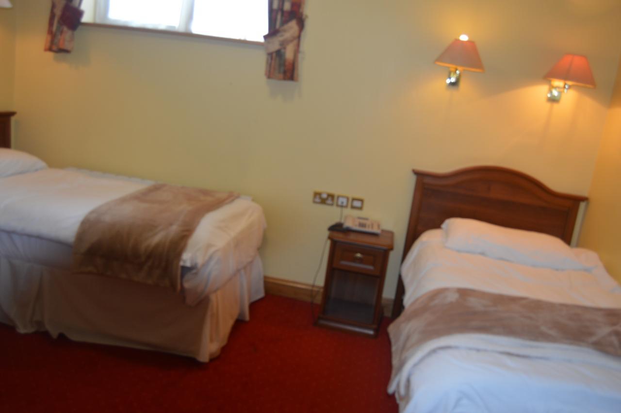 The Anglers Rest Hotel Headford 外观 照片